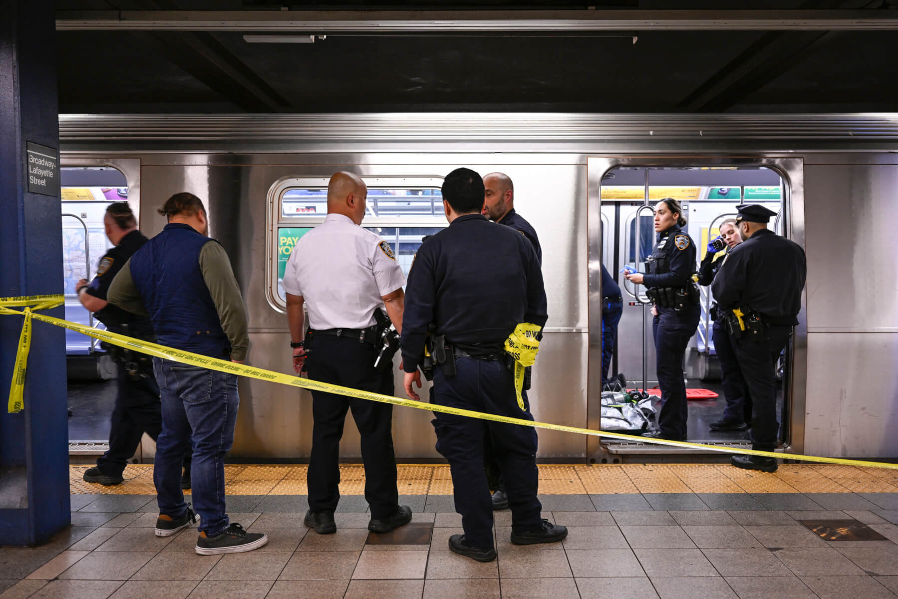 Manhattan subway surfer killed